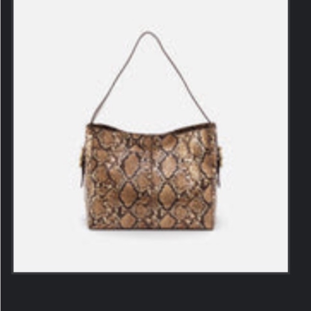 Hobo Render Shoulder Bag. Printed leather. Golden snake
10” tall 11.5” long